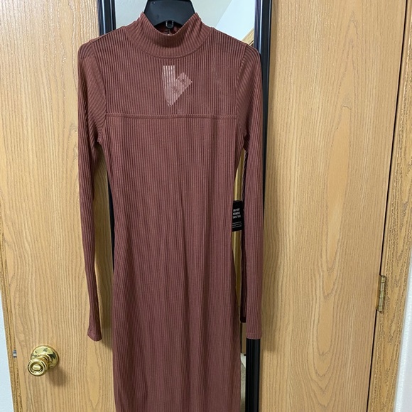 Cocoa Ribbed Midi Dress - Picture 1 of 3